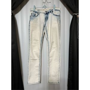 Puzzle white wash light blue denim jeans